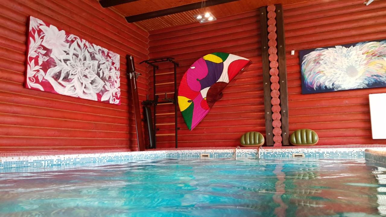 Luxury Apartments With Pool And Sauna In The Villa Cernăuți Exterior foto