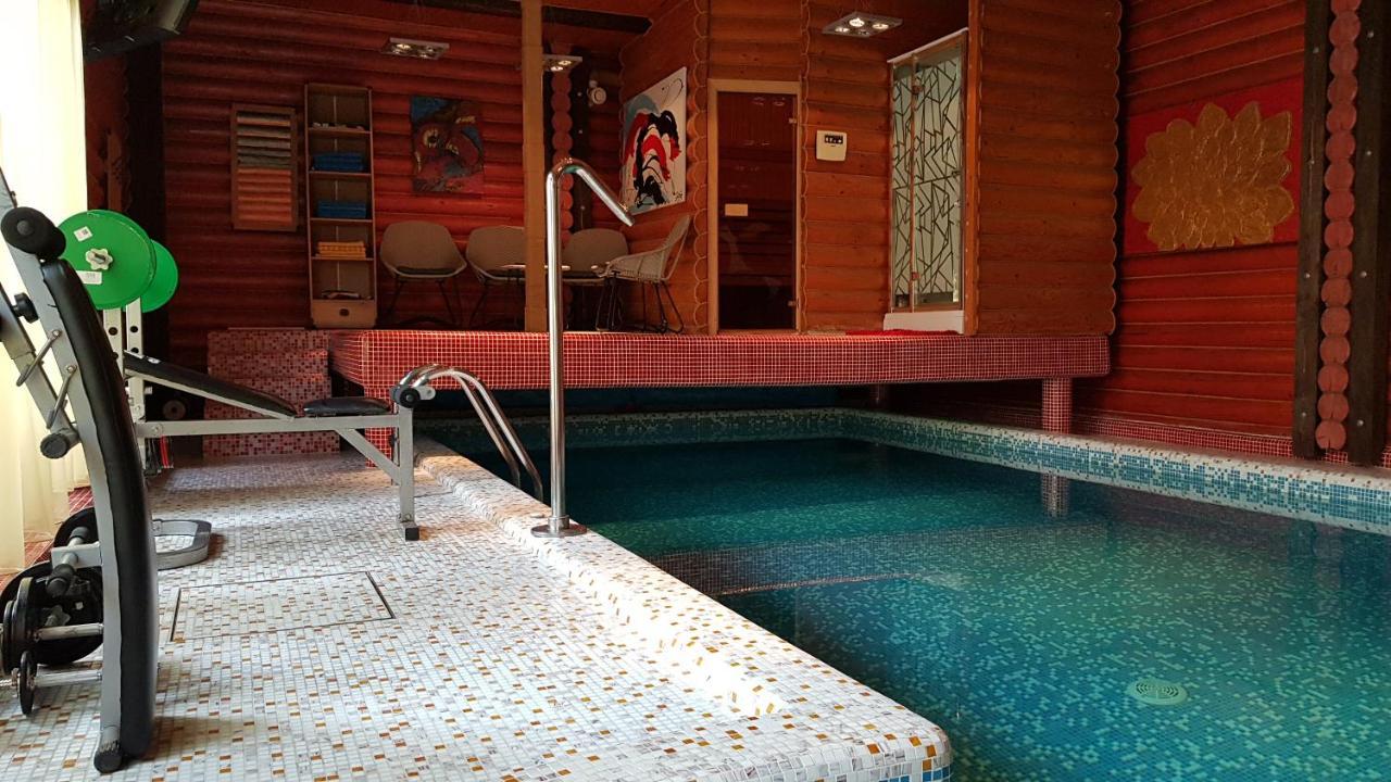 Luxury Apartments With Pool And Sauna In The Villa Cernăuți Exterior foto
