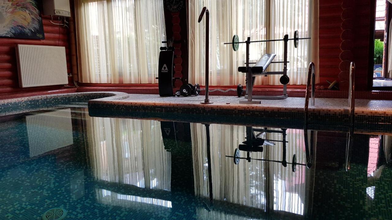 Luxury Apartments With Pool And Sauna In The Villa Cernăuți Exterior foto
